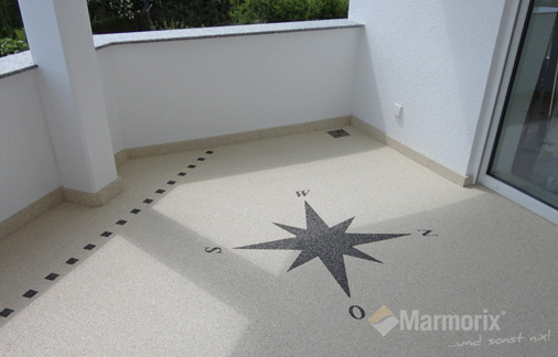Marmorix Steinteppich mit Kompass Design